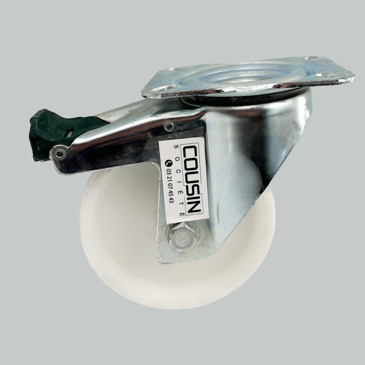 Roulette pivotante avec chape zinguée anticorrosion et frein mobile – diamètres 150 mm, roue en polypropylène renforcé, charge max. 250 kg, usage industriel ou professionnel